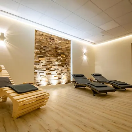 Hotel Wald Und 3*